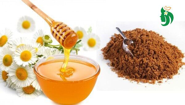 Tẩy da chết bằng đường nâu và mật ong