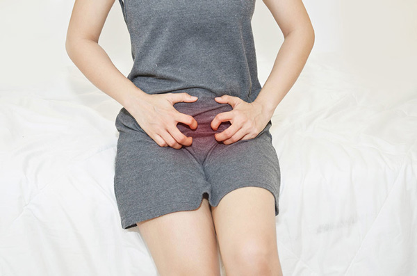 khô âm đạo gây ngứa ngáy đau rát khi quan hệ